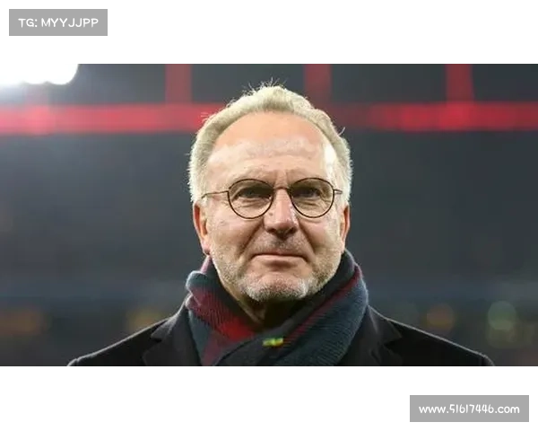 拜仁传奇鲁梅尼格的球场角色解析及其踢球位置的多样性与影响